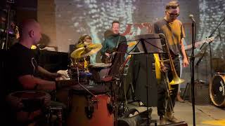 House Band &  Anton Boyarskih - Ruby Rushton Yardley Suite  @ Union Bar Jam (IMG 4002)