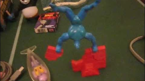 20120630 - yardsale Booty - The Tick action figure  - finally have the stand! - MVI_4575 (35s)