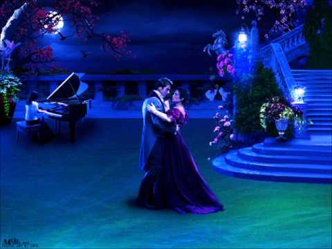 Moonlight Waltz/Martha Mier