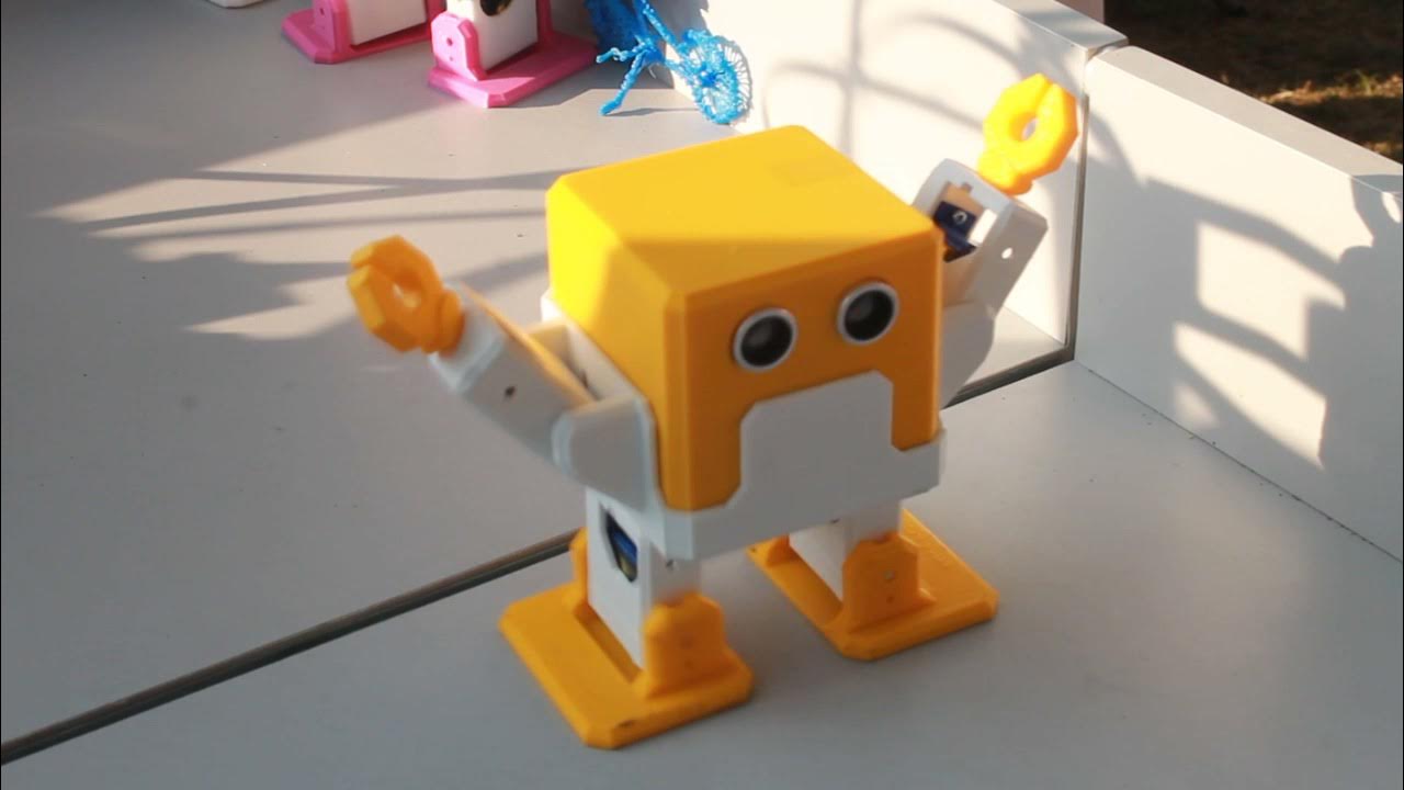 Робот Куби - YouTube