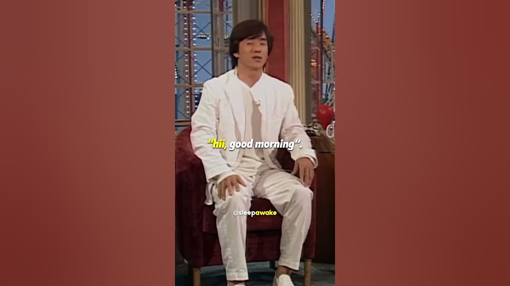 Jackie chan technique to avoid people😂