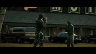 gen16.com: Real Steel clip - Charlie Teaches Atom To Box (en castellano)