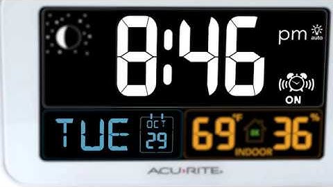AcuRite Intelli-Time Alarm Clock with USB Charger, Indoor Temperature and Humidity (13040CA)