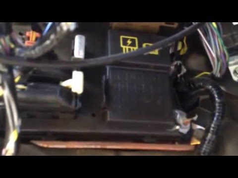 2009 mercury milan fuse box location under dash youtube 2010 ford fusion ac fuse replace a fuse 2006 2011 mercury milan
