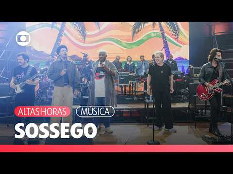 Jota Quest, Tony Tornado, and Lincoln performing on the Altas Horas stage | TV Globo
