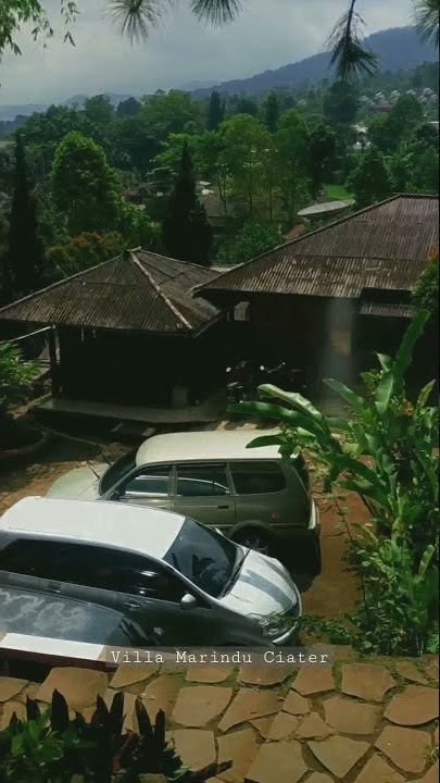 Ngopi View pegunungan di Villa marindu Ciater