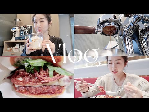 Yesterdays’Vlog#74 胖了四斤的2月｜自制椰蛋咖啡｜网球初体验｜炸油饼 做红烧肉｜最爱夜市卷凉皮｜超美味烧腊｜西湖边喝茶～