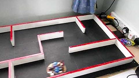 Non Contact Wall Follower demonstrating its algorithm