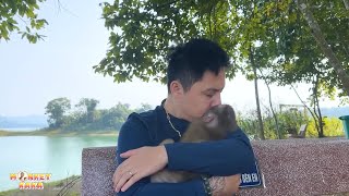 Dad loved and hugged Monkey Kaka so much when he saw her living miserably here.