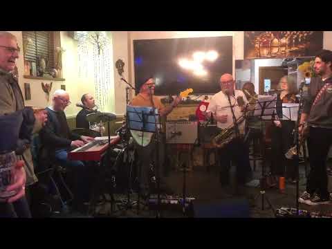 Jingle B*ll**s By Lee Thompson & Slapheads