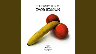 Video voorbeeld van "Ivor Biggun and the Red Nosed Burglars - Hide the Sausage (Rap Version)"