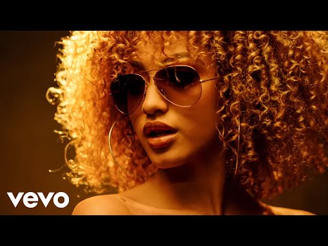 Tyga ft. Nicki Minaj, Honey C - JUICE (Music Video)