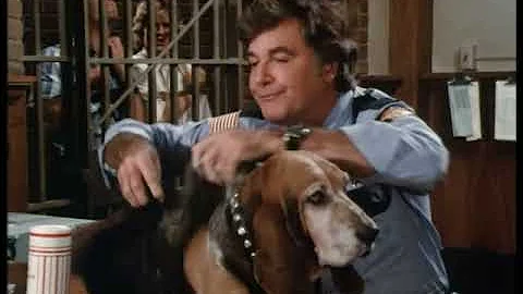 The Dukes of Hazzard - Coy and Vance trick Rosco