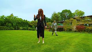 Two Men Kidnap a CEO They Believe Is an Alien