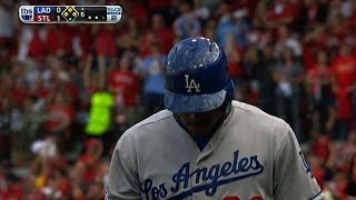 NLCS Gm2: Wacha wins six-pitch battle with Puig