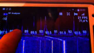 HackRF One and Android App RF Analyzer screenshot 2