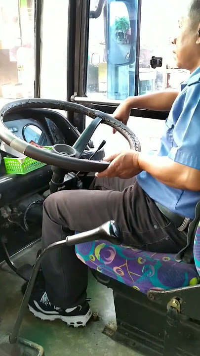 Melihat lebih dekat cara mengoperasikan bus tua mercedes-benz 1521 Intercooler