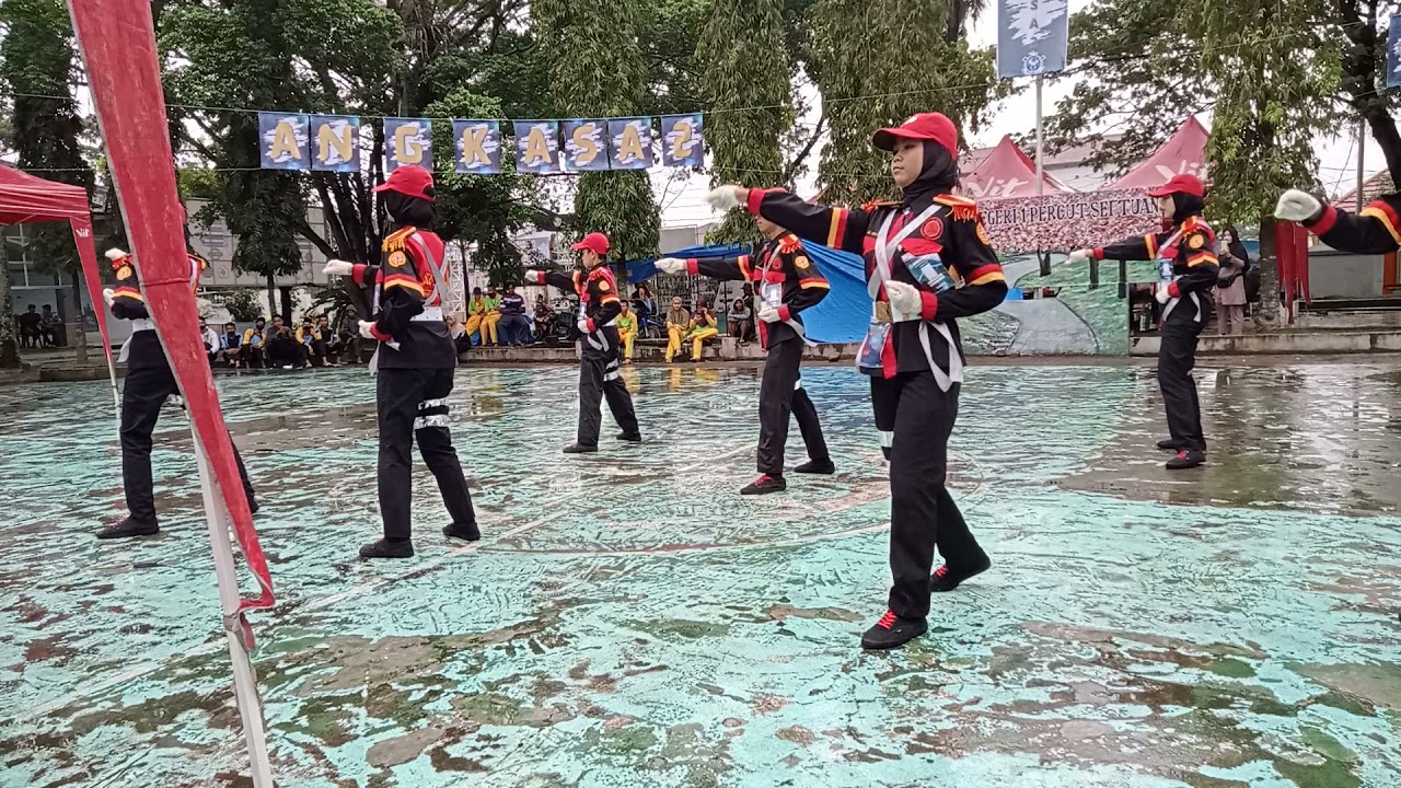 TARI KOMANDO PRAMUKA SMP NEGERI 2 DELITUA*ANGKASA 2* DI SMK N 1 PERCUT SEITUAN