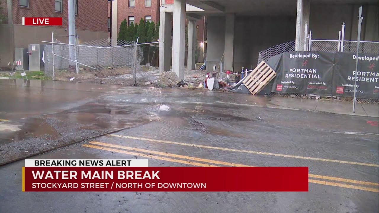 Water main break closes street in Germantown - YouTube
