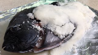 魚を塩に閉じこめて焼いたら美味すぎた