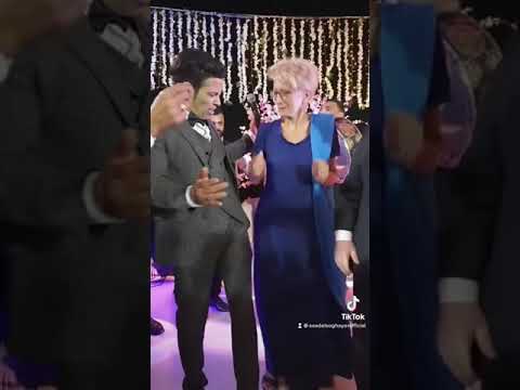 سعد الصغير يعلم الرقص المصري مع الامريكان في فرح