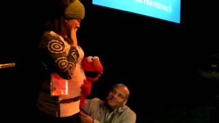 Elmo Makes A Pregnant Woman's Day