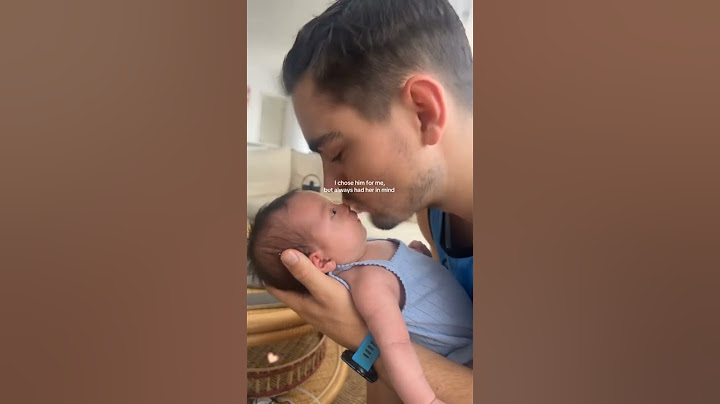 Newborn baby in dad’s arms 💝 Happy Babies Kidz View 💕 ‎#HappyBabiesKidzview 