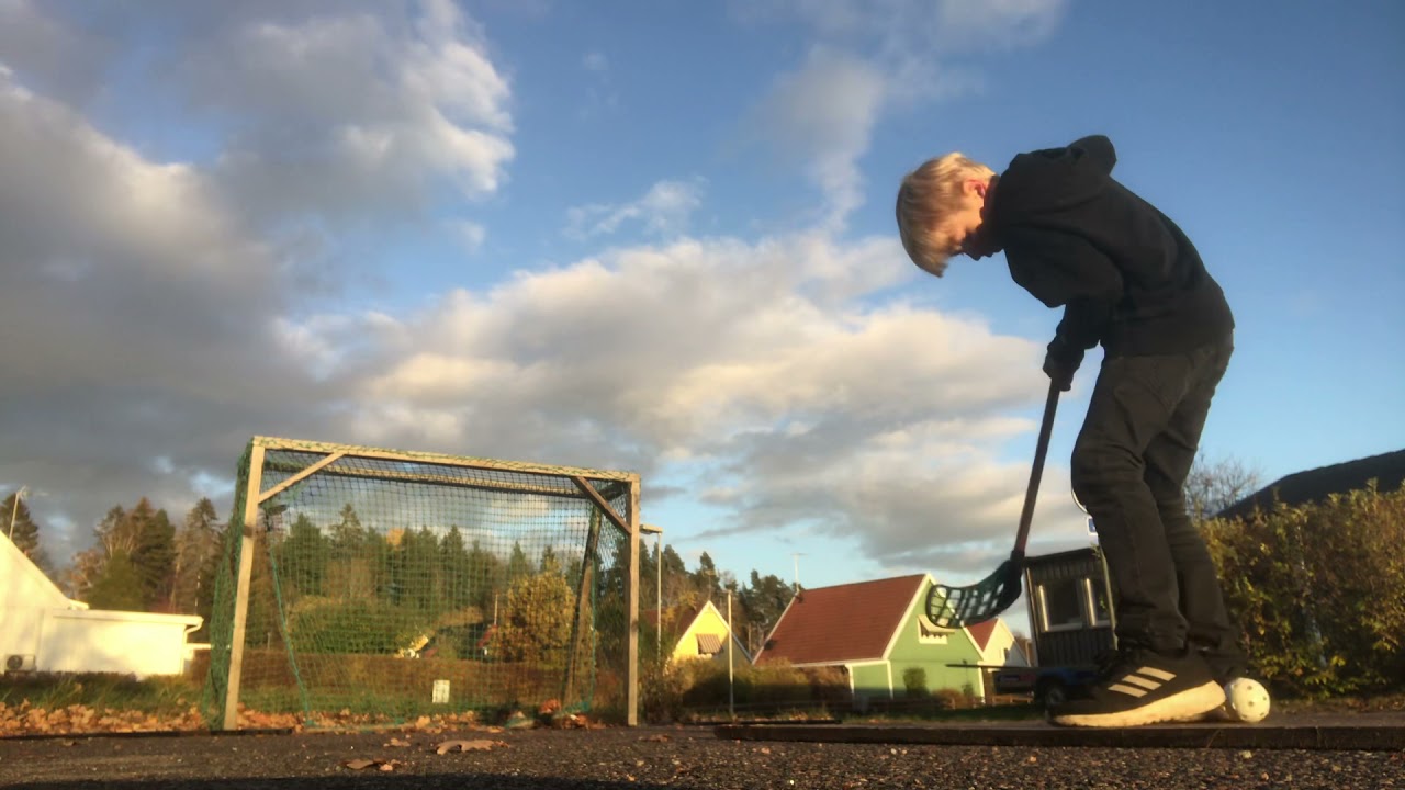 Kör inne bandy men jag går i ute bandy