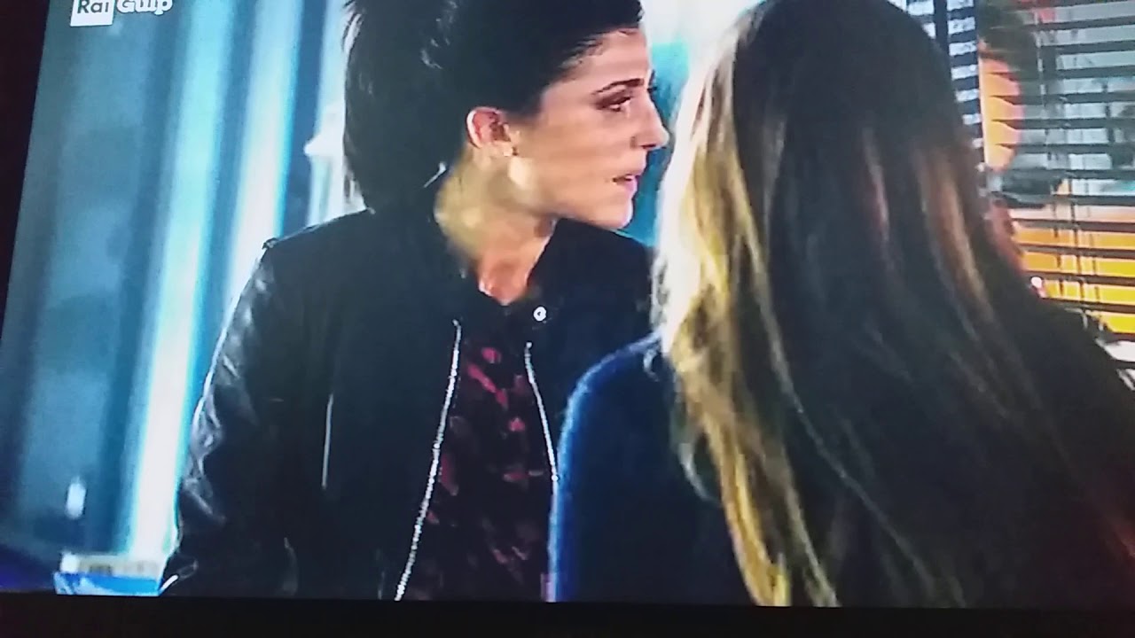 Cris e insieme a sua sorella 💖💜💛🤗😘👭