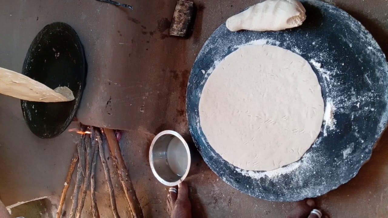 Joola Roti Jowar roti or jolada rotti - YouTube