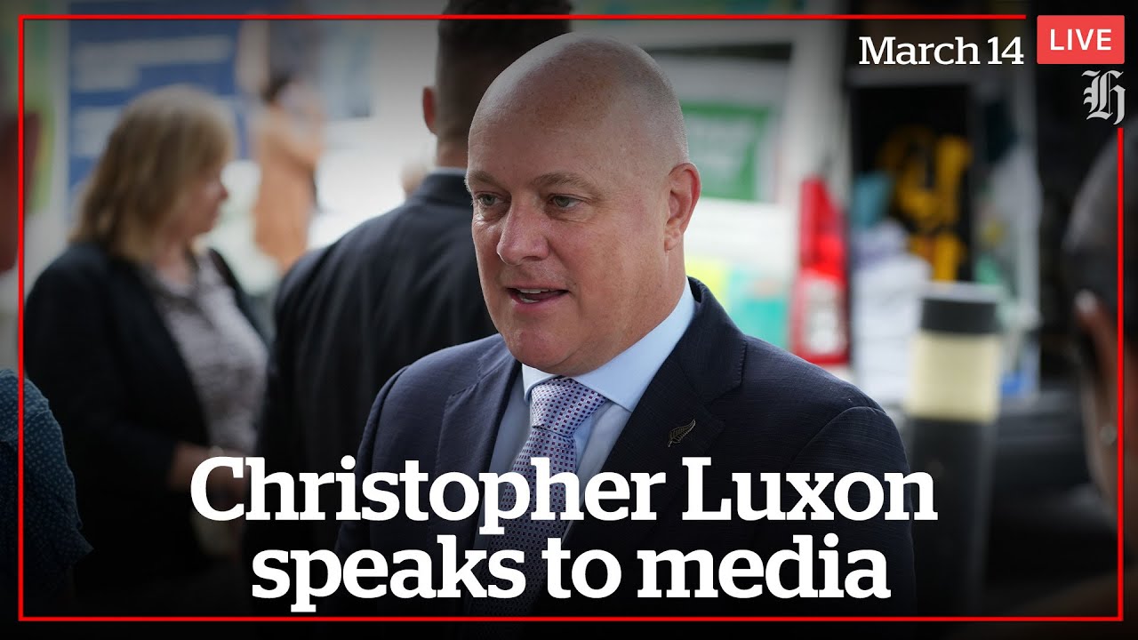 Christopher Luxon speaks to media from Fielding | nzherald.co.nz - YouTube