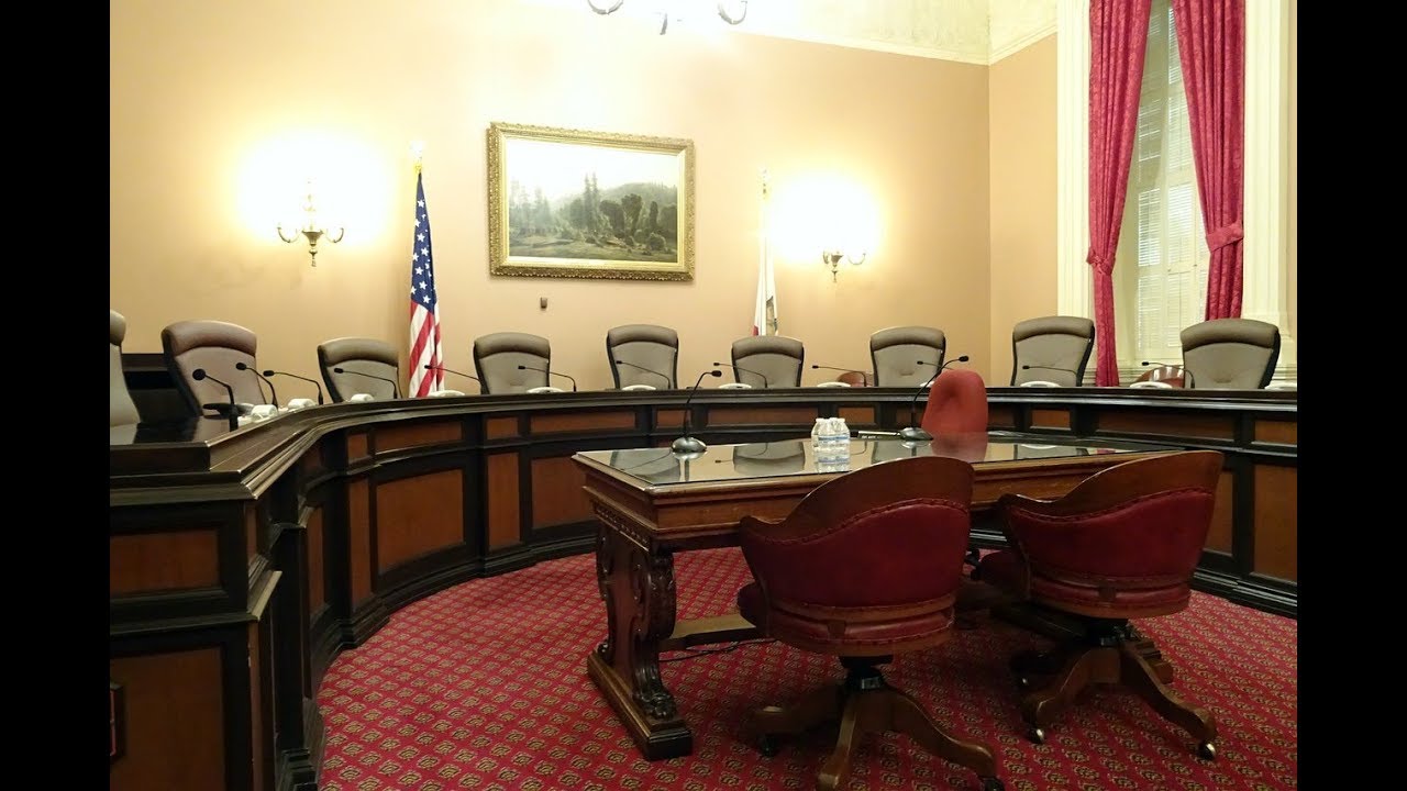 House Committee Refuses Scalise Testimony; Gun Sale Surge; Newbie Advice: Gun Talk Radio | 2.10.19 A self defense flashlight