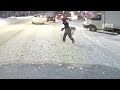 Мальчик побежал под машину в Слободском