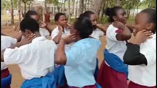 Ikiwa waenda nyumbani mamaa🎵 | Stella Acoustic song by Kisau Girls. What a Song!