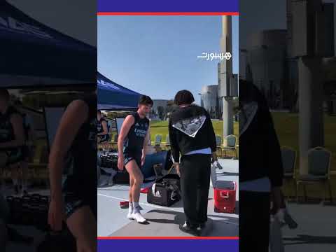 النجم المصري محمد النني يعود لزيارة زملائه السابقين في معسكر آرسنال في الإمارات Arsenal Viral H 