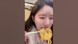 Lusi eating video 💗😋  #lusi #zhaolusi #chinesedrama #赵露思 #theromanceoftigerandrose #wetv