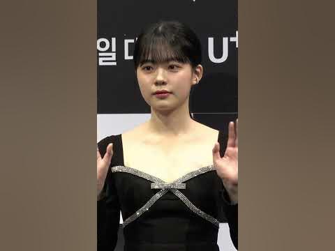 이재인(Lee Jaein) '수줍게 선보인 손하트와 볼하트' #이재인 #밤이되었습니다 #Nighthascome - YouTube