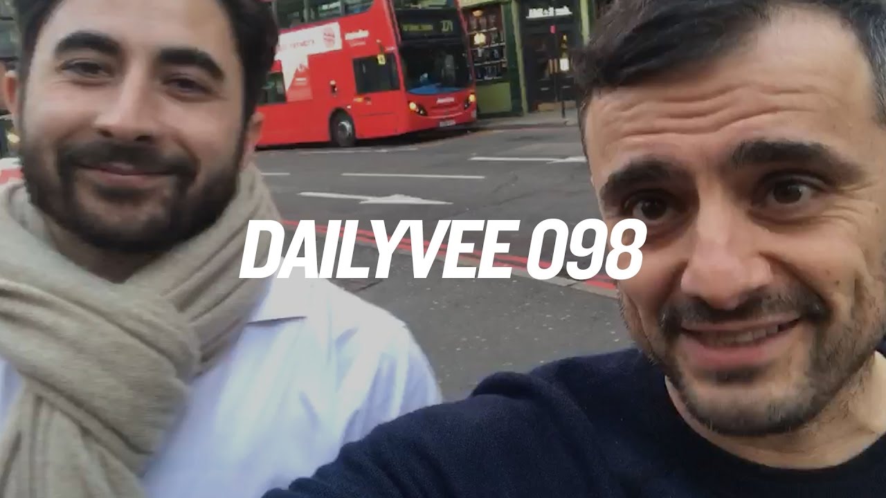 U.K. PARTY ON A BOAT | DailyVee 098