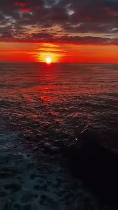 SUNSET DI ATAS KAPAL LAUT | Story WhatsApp