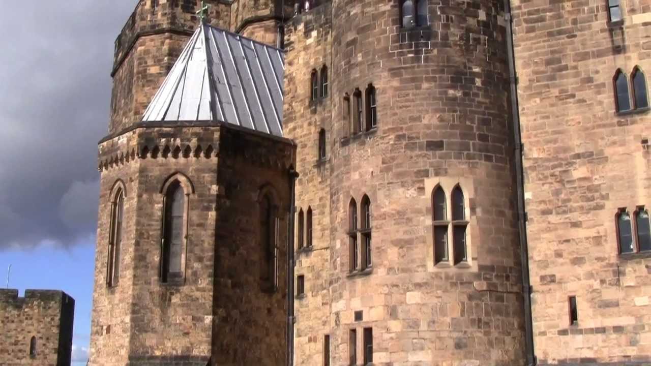 Alnwick Castle Hogwarts Harry Potter Castle In Northumberland England