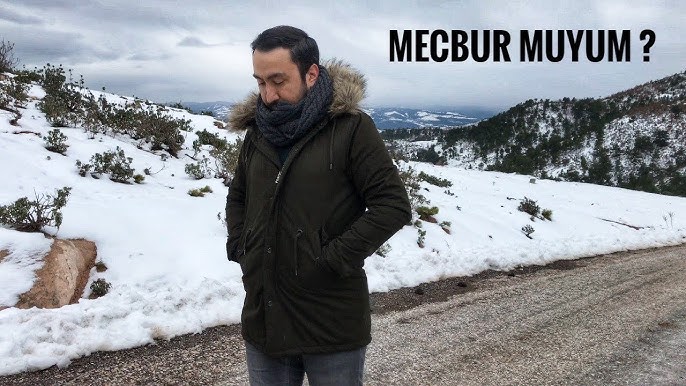 Braz va külotsiz qizlarning fotosuratlari