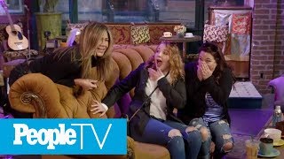 Watch Jennifer Aniston Surprise Unsuspecting Friends Fans On The Central Perk Set | PeopleTV