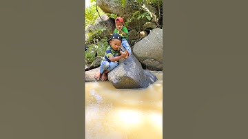 Mancing udang kecil, Rasa besar-Drama di pinggir sungai