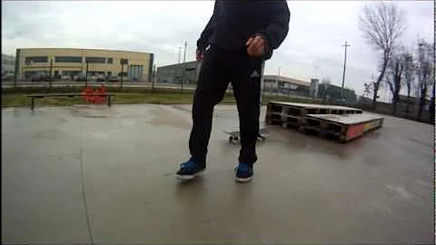 Michele Perrelli Does Kickflip