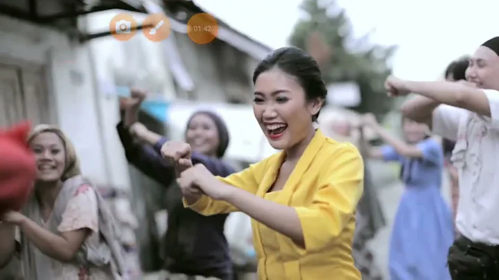 Kewer-kewer (Libertaria feat. Riris Arista)