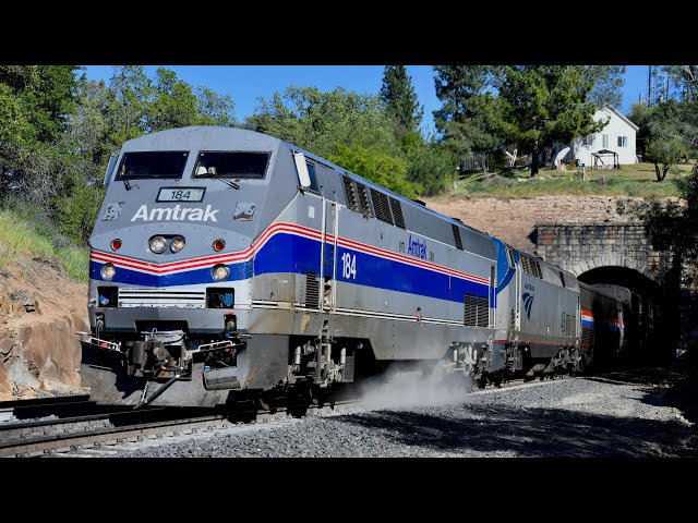 Amtrak 184 Phase 4 P42DC Locomotive - California Zephyr & Empire