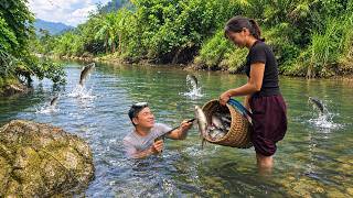 Minh Duong had a wonderful experience catching fish in the river alongside Trieu To Lac...
