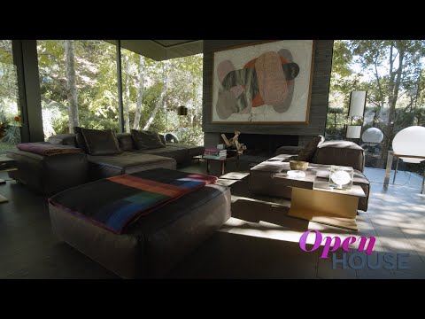 Video: Rumah di LA Dengan Pemandangan Panorama Dramatik: Mandeville Canyon Residence