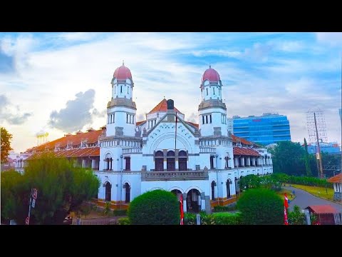 Tempat Bersejarah "Lawang Sewu" di Semarang