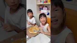 給妹妹買的披薩,她非說是大餅#原創視頻 #親子互動